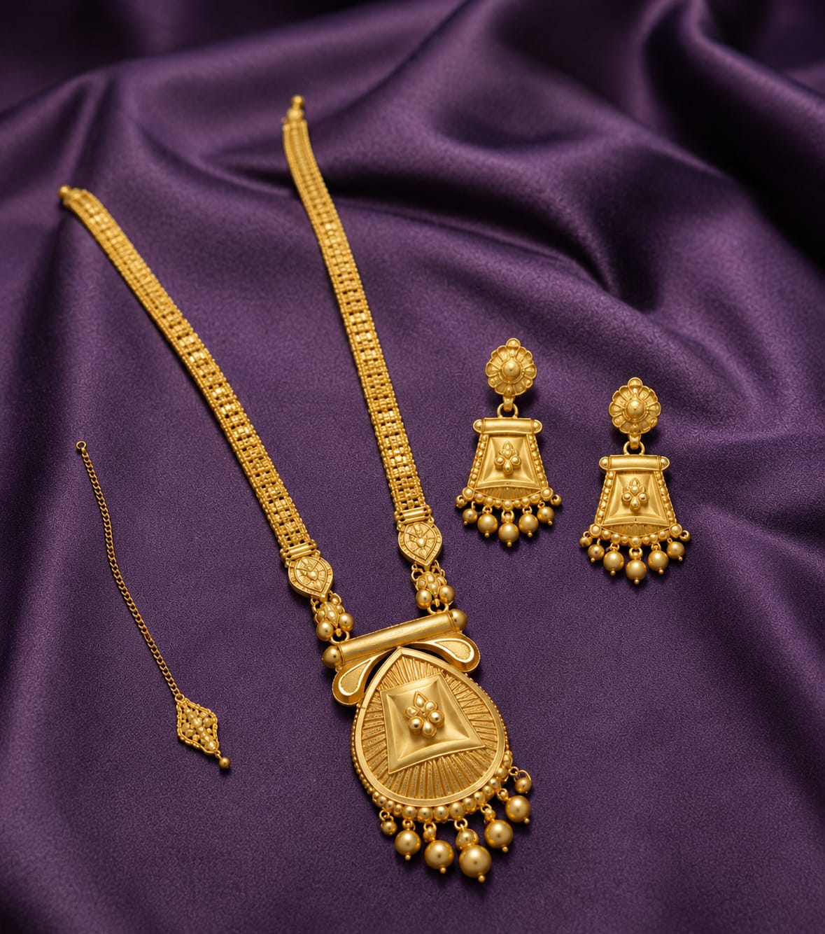 Royal Temple Gold Necklace Set with Jhumka Earrings & Maang Tikka