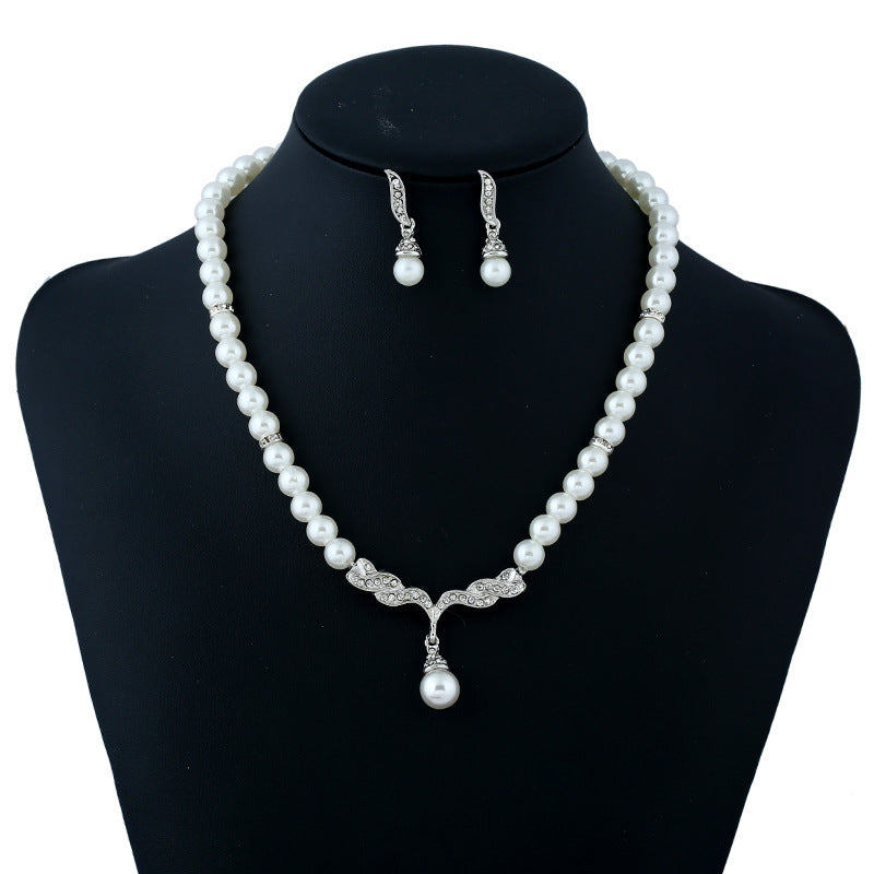 Elegant Korean Angel Wing Pearl Necklace and Earring Set